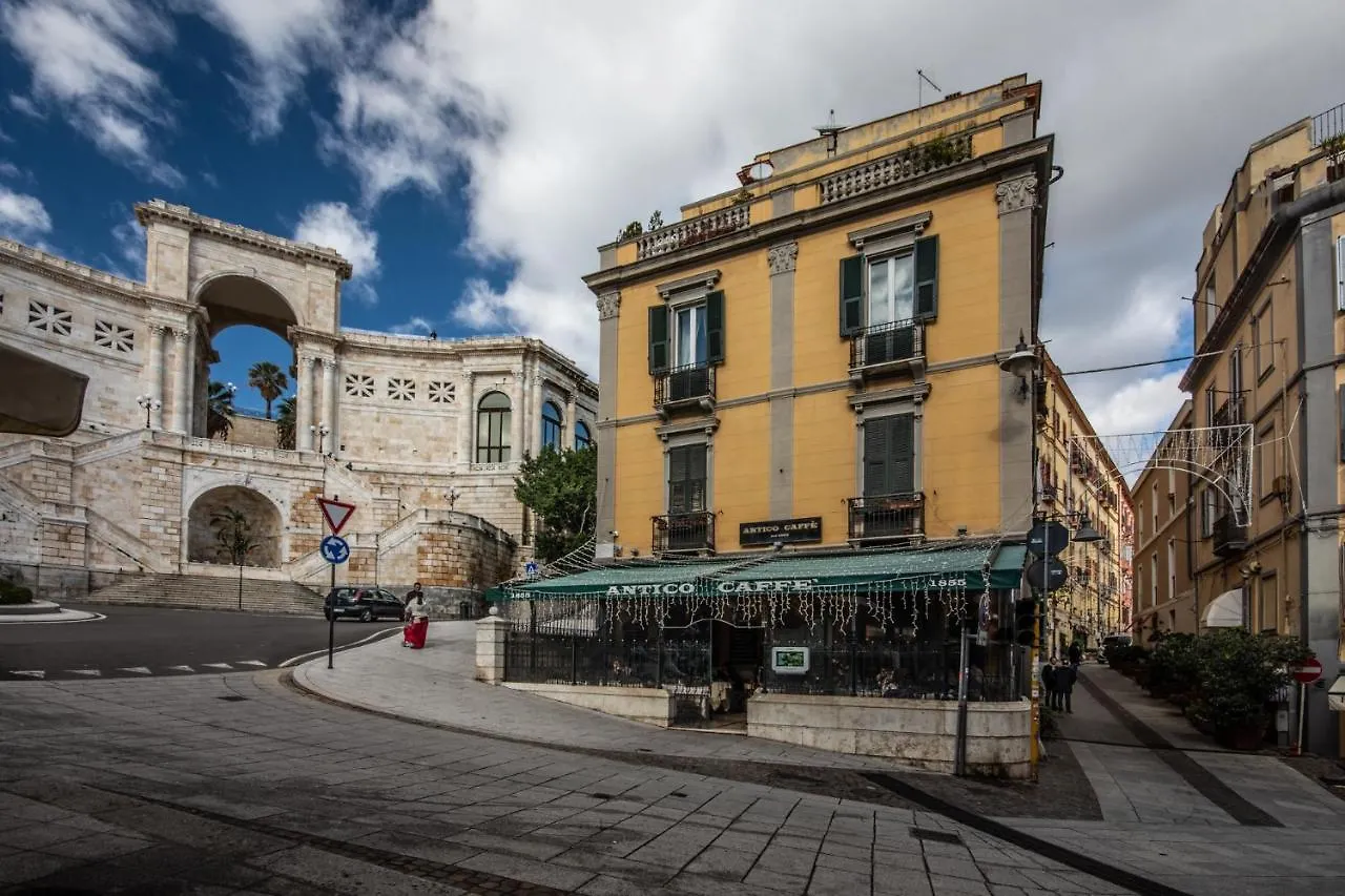 Right House Di Via Sulis - Best Neighborhood In The Town Cagliari 0*,  Italy